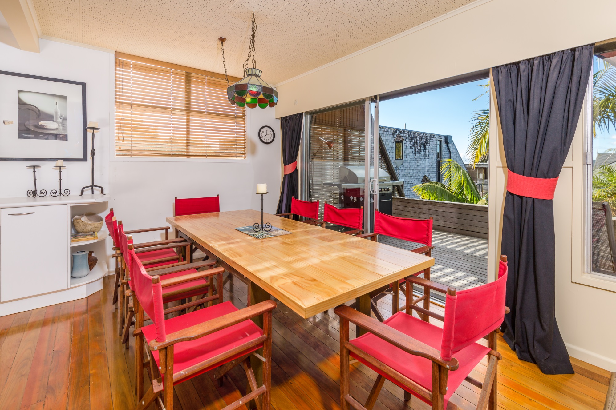 Holiday House Rental Paihia. Waterfront holiday home accommodation just across the road from the beach, 200 metre flat walk to Paihia & the wharf